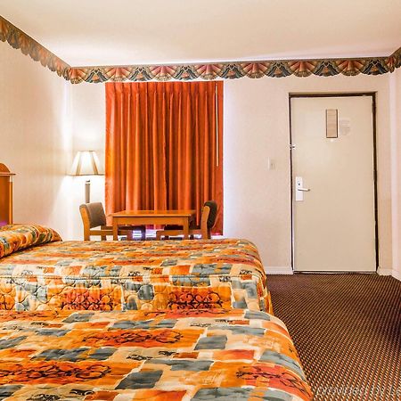 Rodeway Inn Montgomery Exteriér fotografie