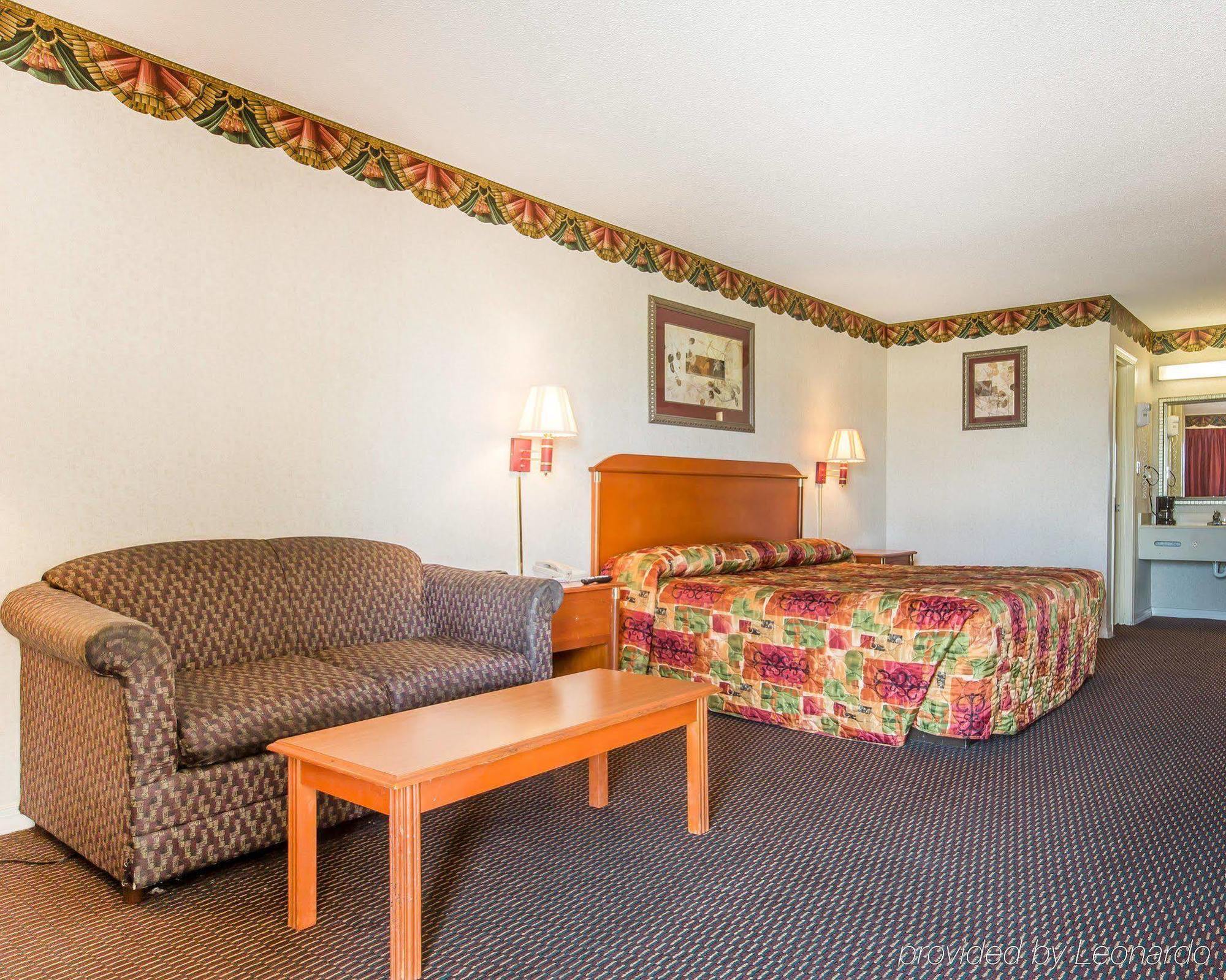 Rodeway Inn Montgomery Exteriér fotografie